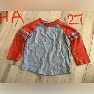 Hanna Andersson Gray and Red Raglan Long Sleeve Tee
